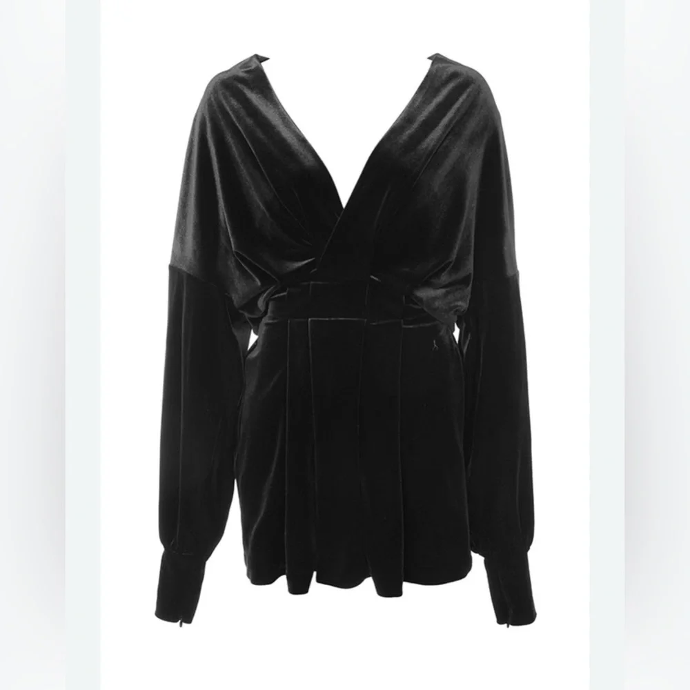 HOUSE OF CB AMBER
Black Velvet Off Shoulder Dress - Picture 6 of 17